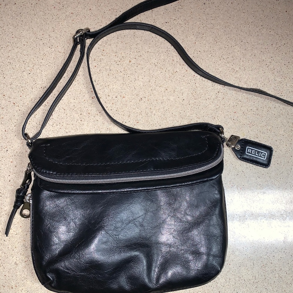 Small black purse, ton of little pockets